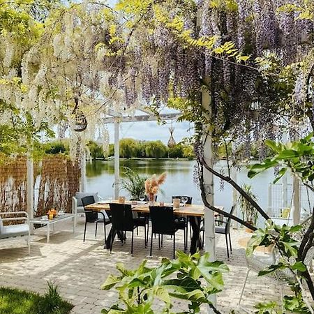 Therme - Corbeanca By The Lake Luxury Villa Экстерьер фото