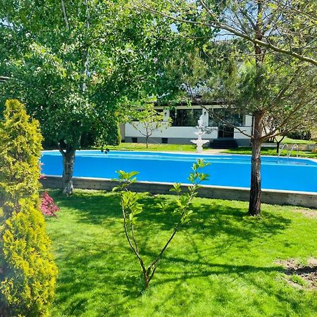 Therme - Corbeanca By The Lake Luxury Villa Экстерьер фото