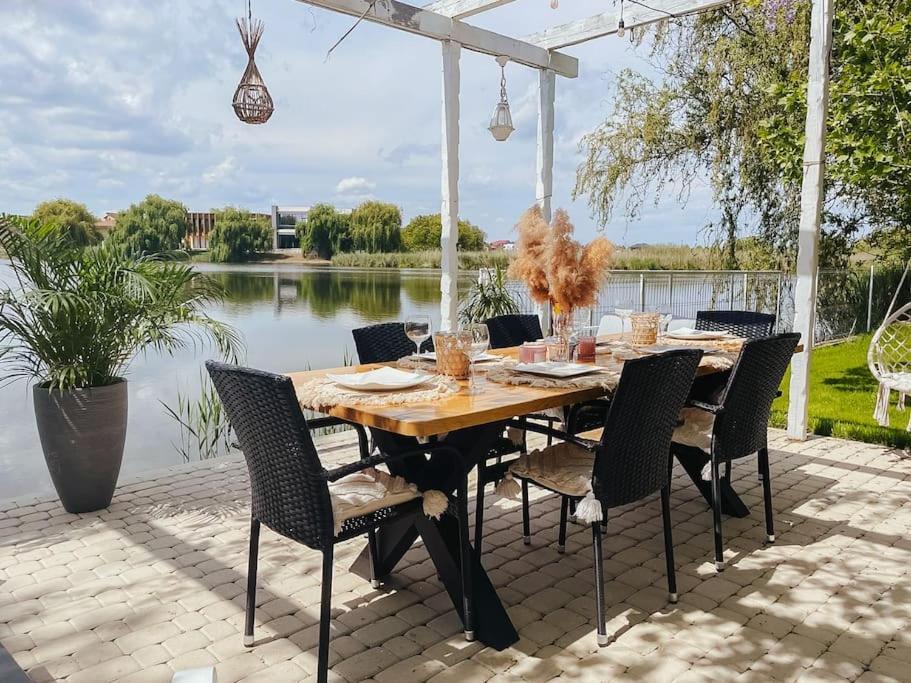 Therme - Corbeanca By The Lake Luxury Villa Экстерьер фото