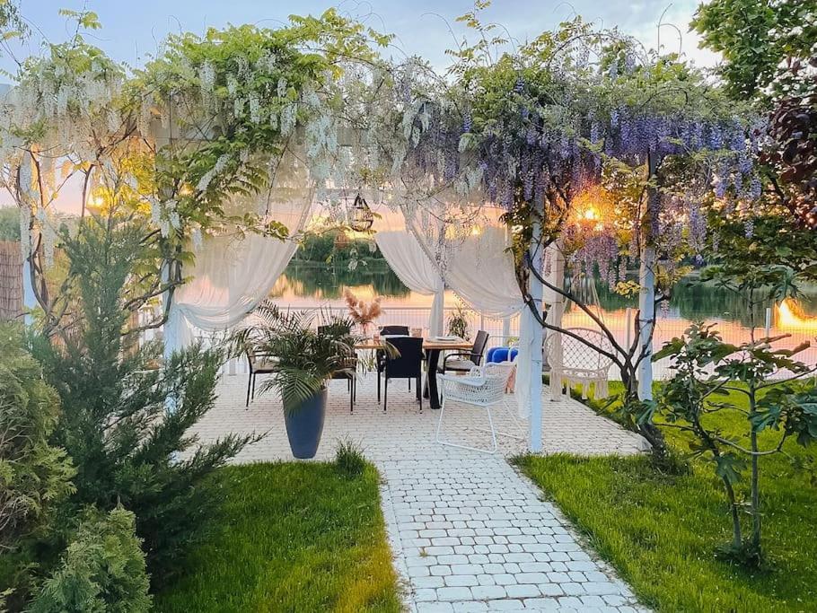 Therme - Corbeanca By The Lake Luxury Villa Экстерьер фото