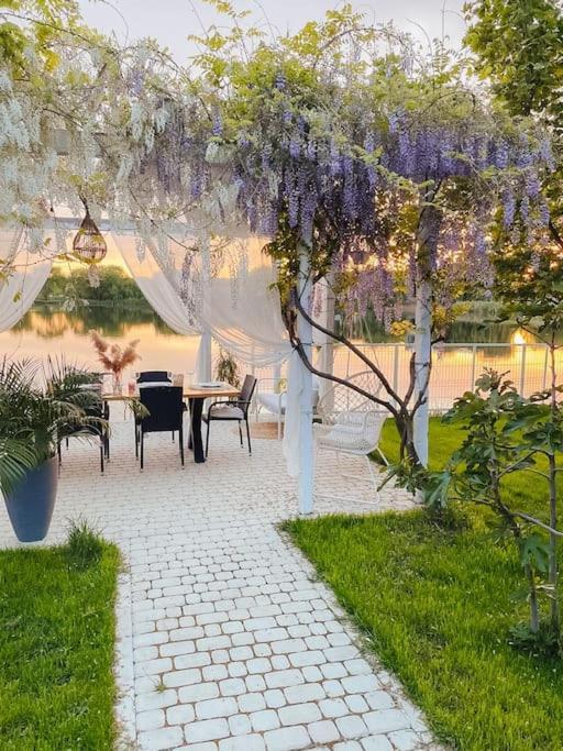 Therme - Corbeanca By The Lake Luxury Villa Экстерьер фото
