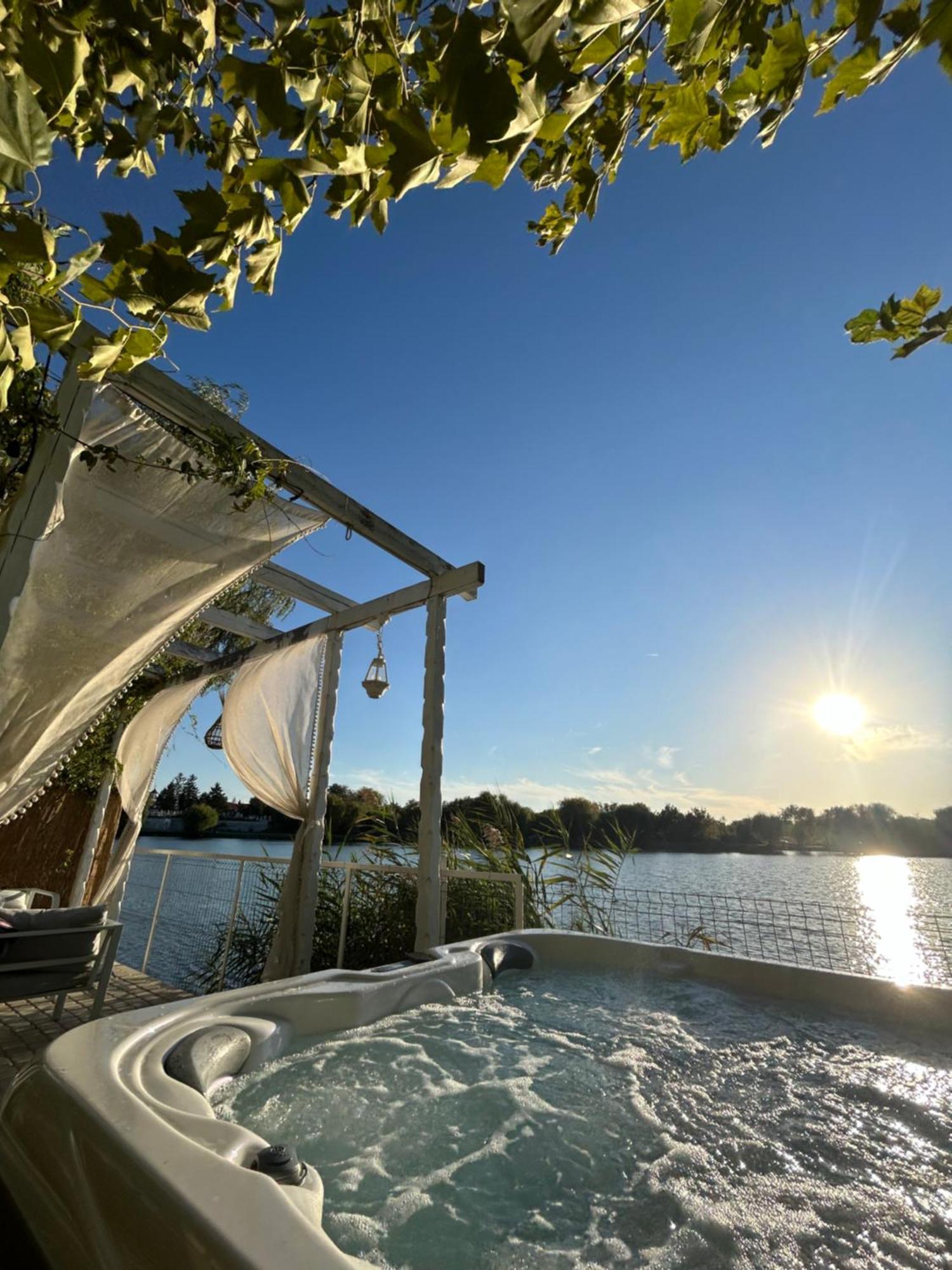 Therme - Corbeanca By The Lake Luxury Villa Экстерьер фото